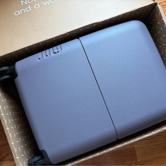 JULY Carry On Lite Suitcase 32L - Picture 5 of 10